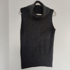 Theory Sleeveless Turtleneck Sweater in Cashmere Size M